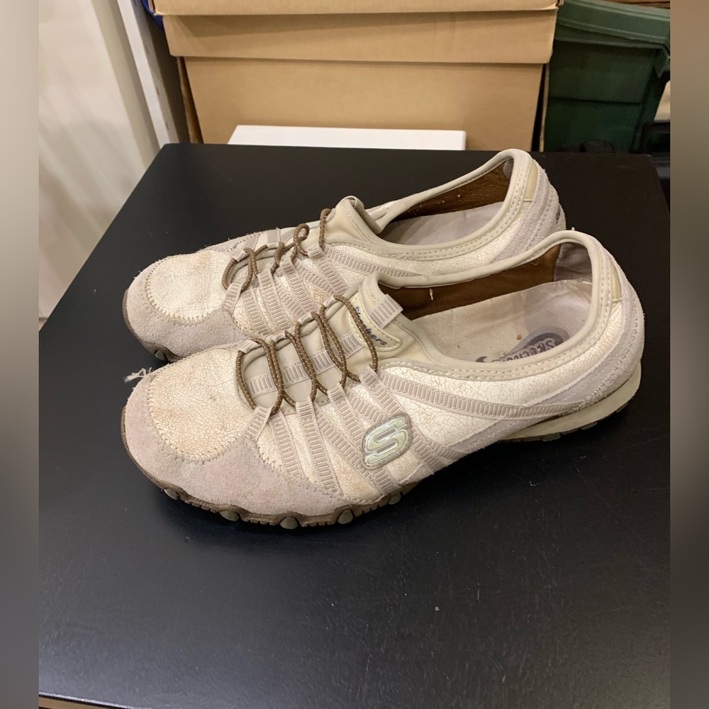 Skechers tan shoes